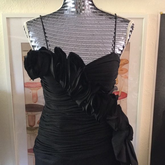 Chetta B Dresses & Skirts - EUC Black Ruched LBD 90's Style Cocktail Dress 4